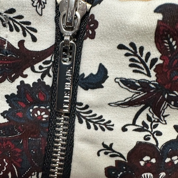 Very cool mini skirt. Nice heavy fabric with lines so panties don’t show. NWT - Picture 4 of 11